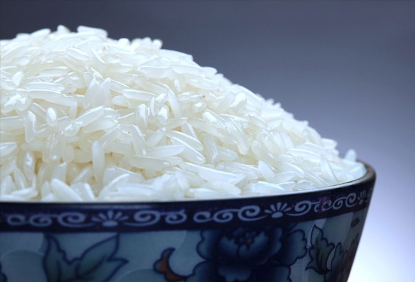 吃米飯時盡量要色、亂、粗