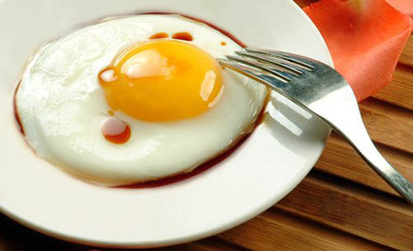 煎蛋吃多了也會誘發脂肪肝