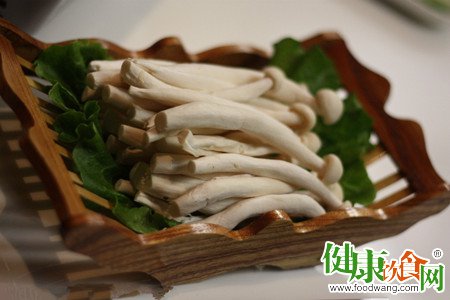 海鮮菇的吃法：海鮮菇炝豆角做法