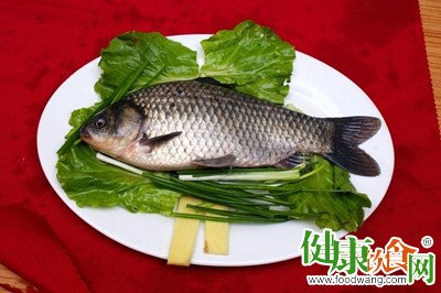 鲫魚的營養價值：冬季吃鲫魚味美功效佳