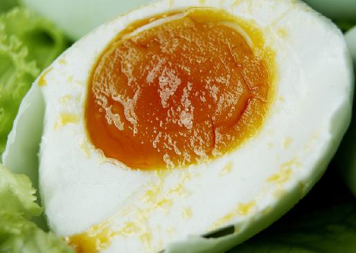 如何選購優質的鹹鴨蛋？挑選鹹鴨蛋的方法