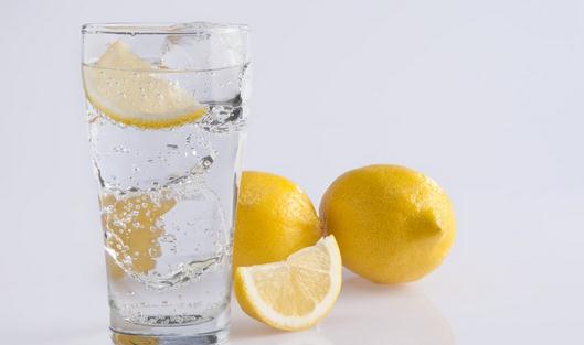 喝檸檬水有哪些功效？