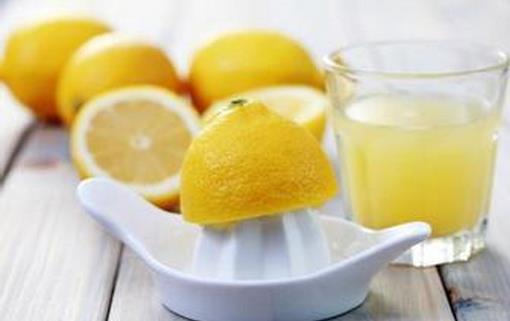 檸檬水有什麼功效？喝的時候應該注意什麼？