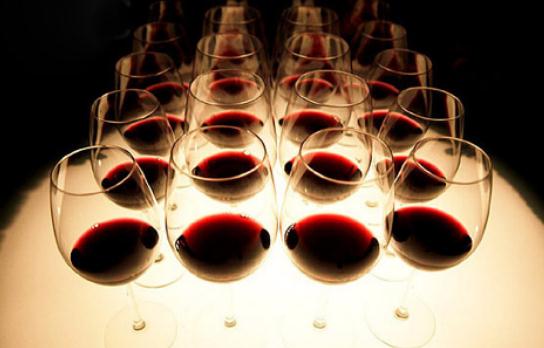 喝紅萄葡酒的好處-紅萄葡酒的保健功能