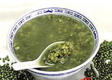 綠豆湯的功效與作用-哪些人不宜喝綠豆湯