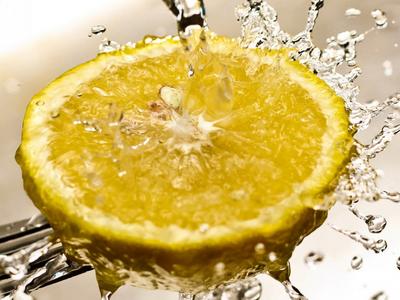 經常喝檸檬水好嗎？喝檸檬水有什麼好處