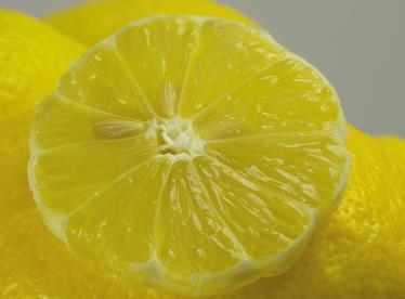 檸檬汁的作用與功效？檸檬汁的營養價值