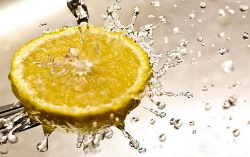 喝檸檬水可以排毒減肥