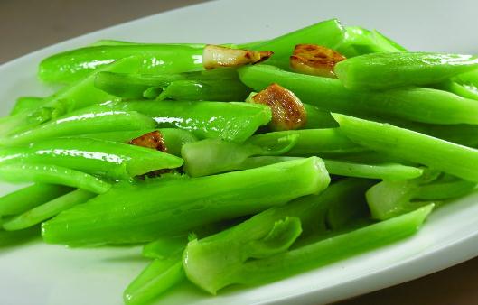 蘆筍幫你瘦身消腫 低卡鮮蝦炒蘆筍的做法