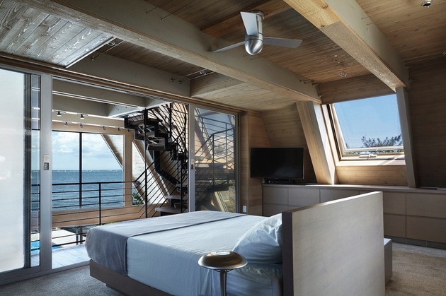海濱三角型別墅-二層的臥室