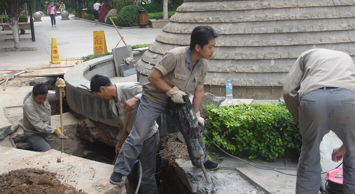 安裝管道廁所