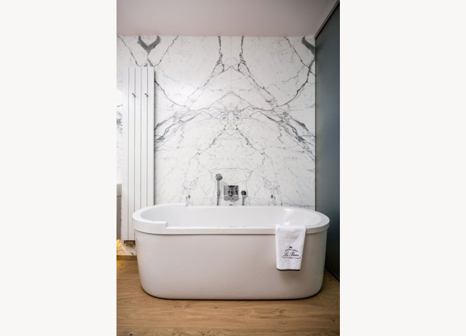 衛浴設計：盤點13個帶浴缸的美貌衛浴間