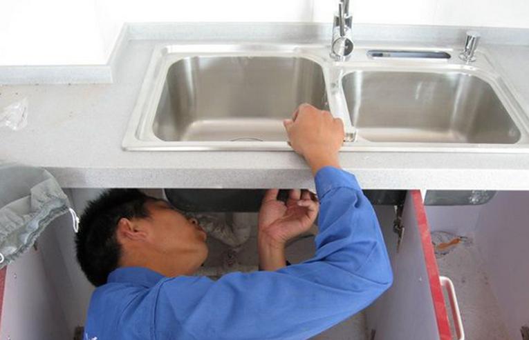 水槽安裝時水管水須排盡