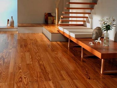 實木地板如何換新顏？