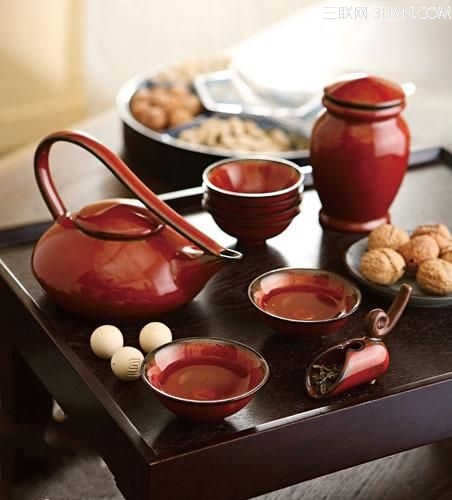 古老的中式茶具崇尚自然純樸的風格，其內在風格大多以貼近自然為基調