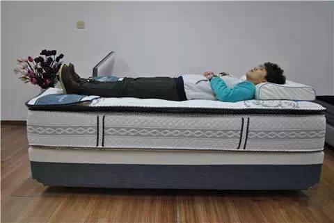生活小常識：快看看你的床上功夫怎麼樣？教你如何選床墊。