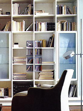 書房裝修：連牆書櫃的設計與選擇