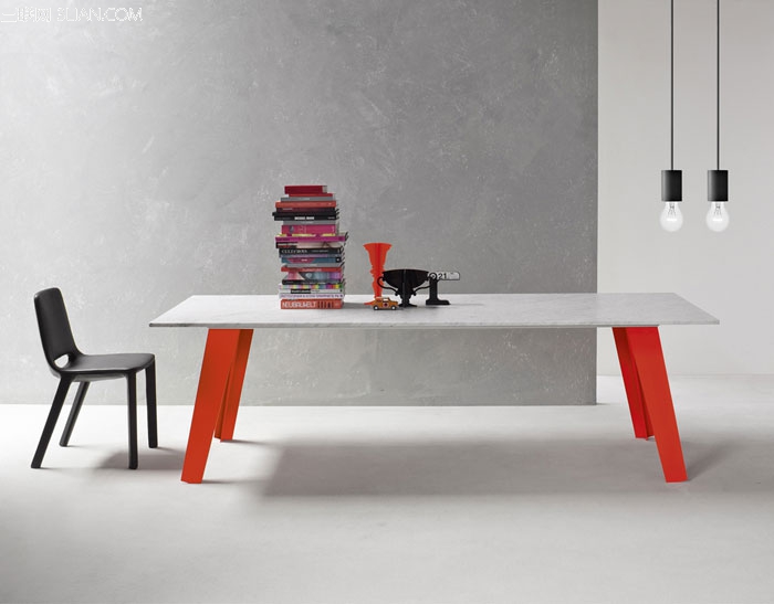 Bonaldo現代簡約餐桌設計