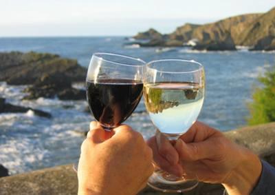 宴會上向客人敬酒的禮儀要點是什麼